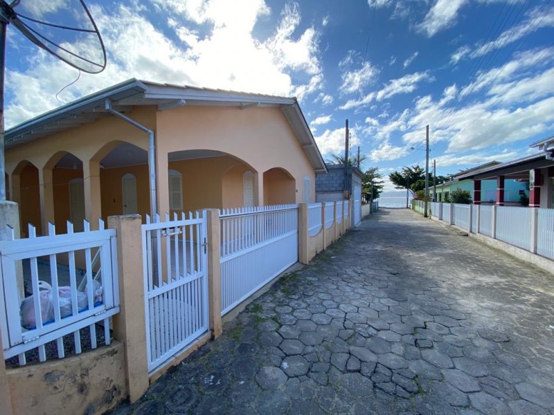 Casa - Aluguel - Barranceira - Laguna - SC