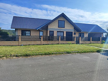Casa contempor�nea no Laguna Internacional